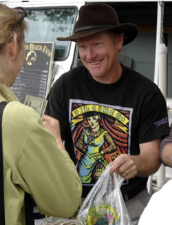 Kevin Loth, Shadow Brook Farm, makes a sale. (Tom Lynch)